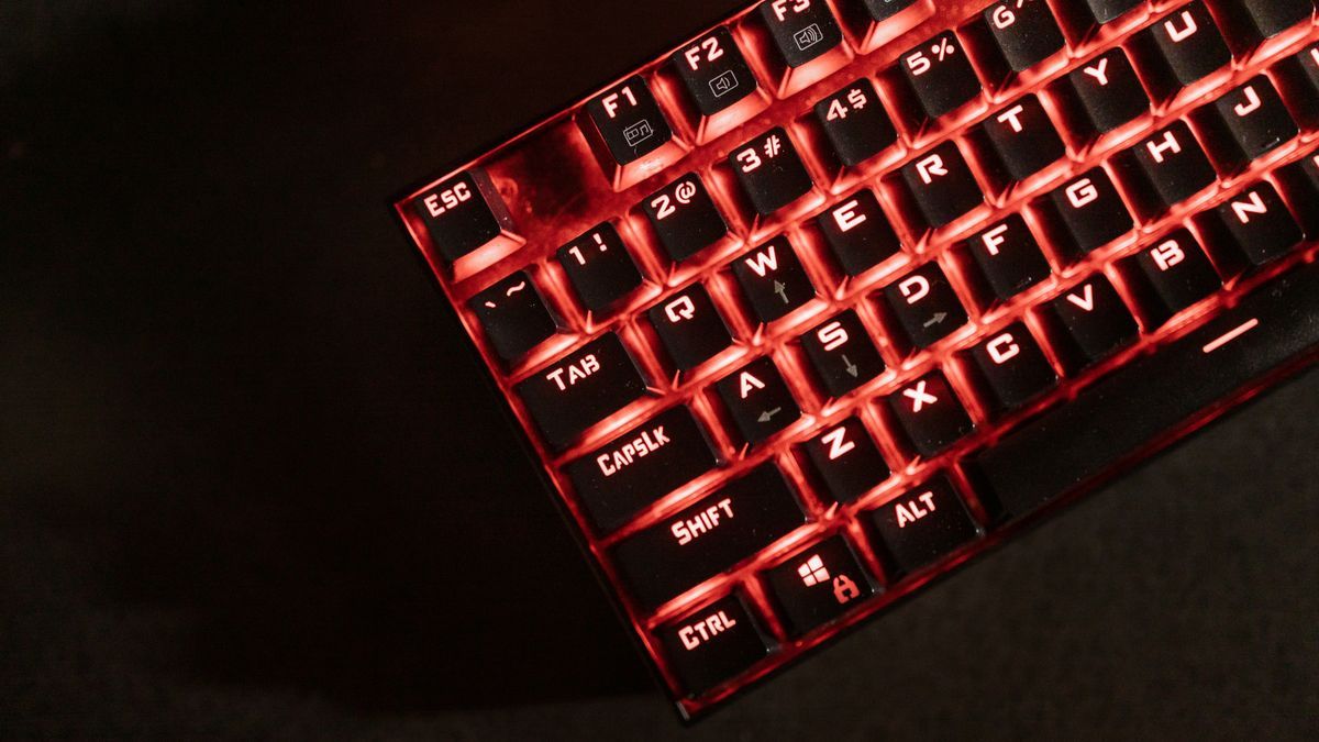 ゲーミングキーボードの選び方｜軸の種類・サイズ・接続方式の見方